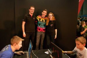 Asus-2016_Majales-a-Utubering-Brno_38-300x200 Asus-2016_Majales a Utubering Brno_38